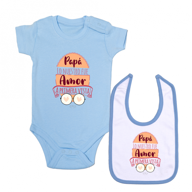 Pack body bebé manga corta y babero velcro Azul "Papá lo nuestro fue amor a primera vista" Azul